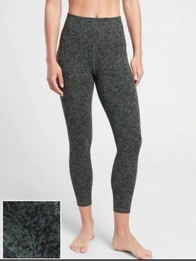Athleta Salutation Stash Pocket II 7/8 Tight